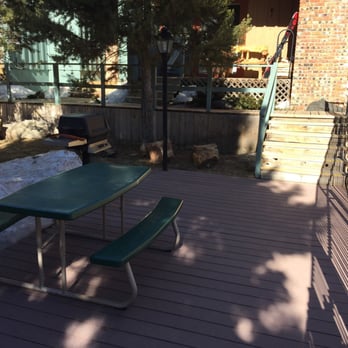 Eisenhut Condominiums Apts - Outdoor kitchen and picnic area - Condominiums Near Me - Red River, New Mexico