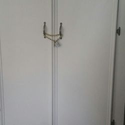 castle by the sea - Master suite closets