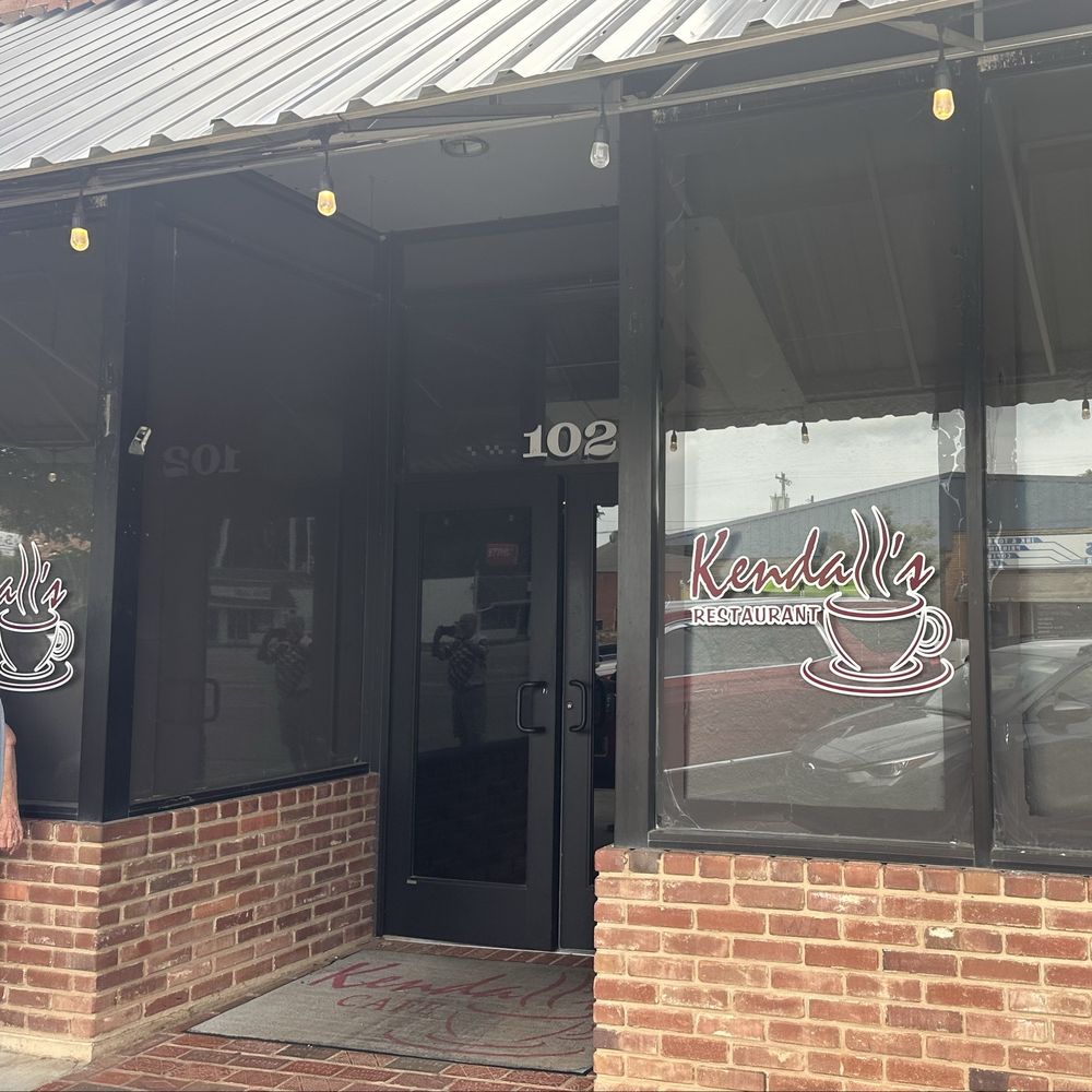 Kendall's Restaurant - Front entrance - American Near Me - Noble, Oklahoma