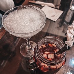 El Tapanco - Margarita de limón y vino tinto con limonada. Like margarita and red wine with lemonade ... the best in town!