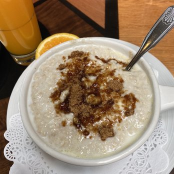 Egg Yolk Cafe - Oatmeal with brown sugar - Breakfast & Brunch Near Me - West Chicago, Illinois