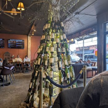 Sophie's Cork & Ale - Interior dining room - Bars Near Me - Lexington, North Carolina