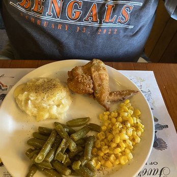 Hilltop Family Restaurant - Fried chicken literally fell off the bone! - American Near Me - Spencer, Indiana Hilltop Family Restaurant - Fried chicken literally fell off the bone! - American Near Me - Spencer, Indiana