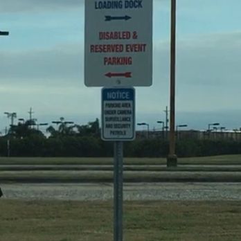 UNO Lakefront Arena - When you see this sign turn left, don't follow the arrow to the right! - Stadiums & Arenas Near Me - New Orleans, Louisiana UNO Lakefront Arena - When you see this sign turn left, don't follow the arrow to the right! - Stadiums & Arenas Near Me - New Orleans, Louisiana