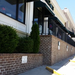 Edwin Watts Golf - The front of the store, not the best photo, but if you're hunting for it you get an idea of the bldg.