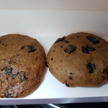Crumbl - Allen - Bakeries Near Me - Allen, Texas