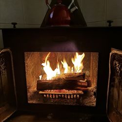 The Manor at Becks Lake - Woodstove fireplace! Warmth to the bone!