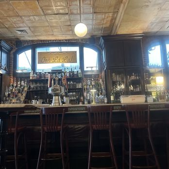 39 Rue de Jean - Fun bar area - French Near Me - Charleston, South Carolina 39 Rue de Jean - Fun bar area - French Near Me - Charleston, South Carolina