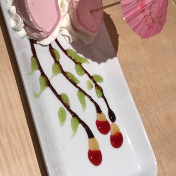 Pho & Roll - Strawberry mochi~ so gooood! - Vietnamese Near Me - Whittier, California Pho & Roll - Strawberry mochi~ so gooood! - Vietnamese Near Me - Whittier, California