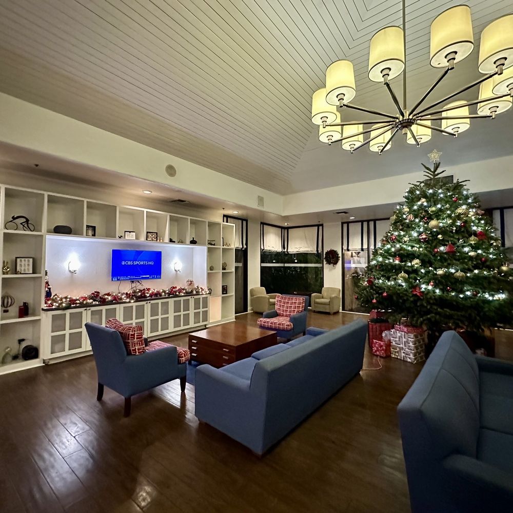 THE Best 10 HOTELS & TRAVEL near GOSFORD RD & WHITE LN, BAKERSFIELD, CA  93311 - Last Updated March 2025 - Yelp