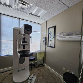 Austin Breast Imaging - Mammogram machine - Diagnostic Imaging Near Me - Austin, Texas