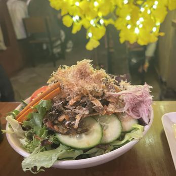 EAT'S SUSHI - Love this SALMON SKIN SALAD!  Super crunchy, flavorful, and satisfying -- a perfect mix of texture and taste. Great presentation too! - Sushi Bars Near Me - Costa Mesa, California