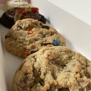 Crumbl - Vienna - Bakeries Near Me - Vienna, Virginia Crumbl - Vienna - Bakeries Near Me - Vienna, Virginia