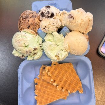 Schoolhouse Ice Cream - Ice Cream Flight with waffle cone chips - Ice Cream & Frozen Yogurt Near Me - Harwich Port, Massachusetts
