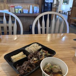 Kyoto 2 - Sesame Beef and (almost gone) Dumplings in Red Chili Sauce