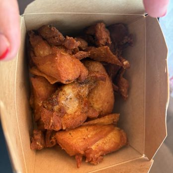 La Perla - Fried chicken appetizer (could've used more skin) - Puerto Rican Near Me - Castro Valley, California La Perla - Fried chicken appetizer (could've used more skin) - Puerto Rican Near Me - Castro Valley, California