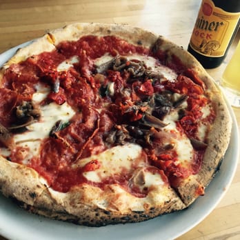 Cane Rosso - Paulie Gee - Pizza Near Me - Fort Worth, Texas
