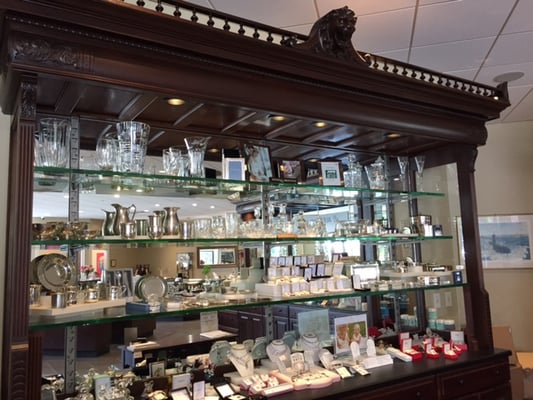 MALLOVE’S JEWELERS - Updated August 2024 - 13 Photos - 262 Boston Post 