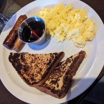 Brewbury - Pee wee - french toast - Sports Bars Near Me - Middlebury, Connecticut