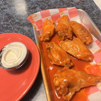 Spinns Burger & Beer - Buffalo wings - American Near Me - Albuquerque, New Mexico