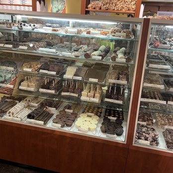 Kilwins Ice Cream - Chocolate - Fudge - Inside display case - Ice Cream & Frozen Yogurt Near Me - Asheville, North Carolina Kilwins Ice Cream - Chocolate - Fudge - Inside display case - Ice Cream & Frozen Yogurt Near Me - Asheville, North Carolina