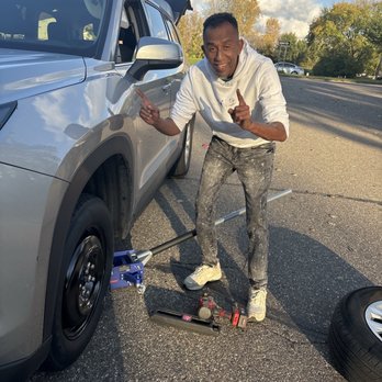 Vellay Roadside & Recovery - Had a flat tire and stranded. He came from afar and was of help. Excellent and fast work. Nice dude too. Very satisfied with the job. - Roadside Assistance Near Me Vellay Roadside & Recovery - Had a flat tire and stranded. He came from afar and was of help. Excellent and fast work. Nice dude too. Very satisfied with the job. - Roadside Assistance Near Me