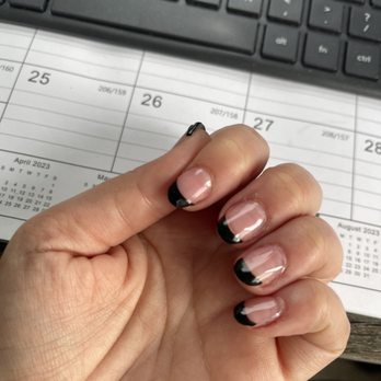 DMG Nails - Another finger, same issue - Nail Salons Near Me - Livonia, Michigan