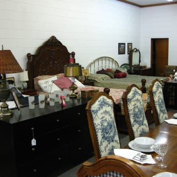 Carney's Home Outlet - Antiques Near Me - Clinton, Missouri Carney's Home Outlet - Antiques Near Me - Clinton, Missouri