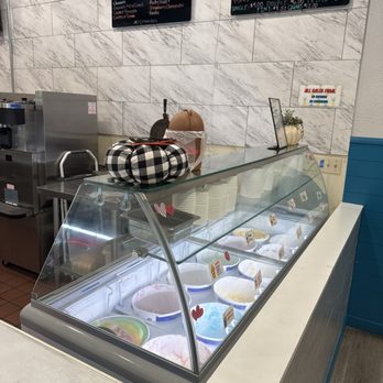 Pineapple Park - Ice Cream & Frozen Yogurt Near Me - Las Vegas, Nevada Pineapple Park - Ice Cream & Frozen Yogurt Near Me - Las Vegas, Nevada