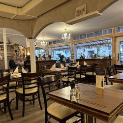 Pizzeria Calabrisella - Great atmosphere!