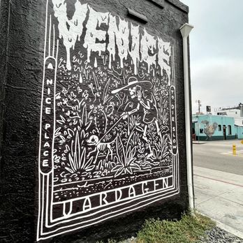 Venice Beach Boardwalk - Cute mural, perfect for October - Beaches Near Me - Venice, California