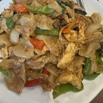 Moo Dang - Drunken Noodles - Thai Near Me - Reno, Nevada