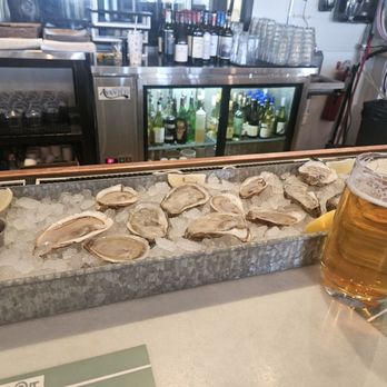 Runabout Brewing - Oysters are great and there is variety - Brewpubs Near Me - Orlando, Florida