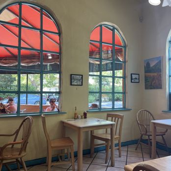 Creekside Cafe - Back dining area - Breakfast & Brunch Near Me - Sonoma, California Creekside Cafe - Back dining area - Breakfast & Brunch Near Me - Sonoma, California