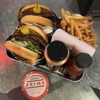 Tanner’s Prime Burgers - Burgers Near Me - Oceanside, California