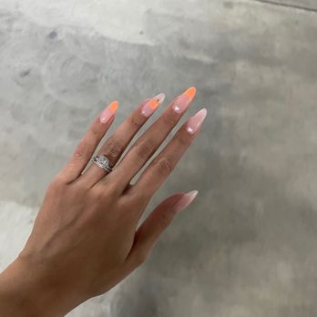 Noor Nail Bar - Manicure by Anna - Nail Technicians Near Me - Los Angeles, California Noor Nail Bar - Manicure by Anna - Nail Technicians Near Me - Los Angeles, California
