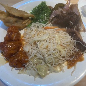 Yum Yum Buffet - Mei fun. Noodles, general Cho chicken, seaweed salad. - Buffets Near Me - Tampa, Florida Yum Yum Buffet - Mei fun. Noodles, general Cho chicken, seaweed salad. - Buffets Near Me - Tampa, Florida