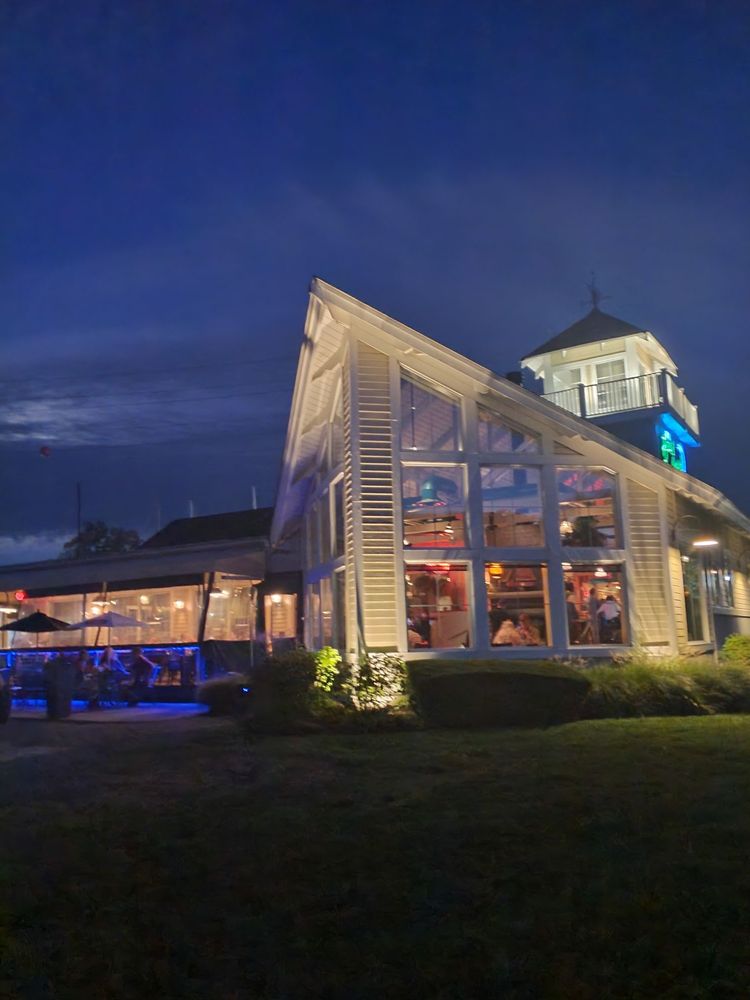 The BoatYard Grill