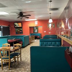 Los Zapatas Mexican Restaurants - Dining room area