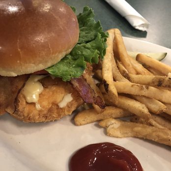 Metro Diner - The fried chicken sandwich!! - Diners Near Me - Murfreesboro, Tennessee Metro Diner - The fried chicken sandwich!! - Diners Near Me - Murfreesboro, Tennessee