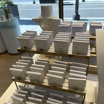 Kendra Scott - Jewelry Near Me - Raleigh, North Carolina Kendra Scott - Jewelry Near Me - Raleigh, North Carolina