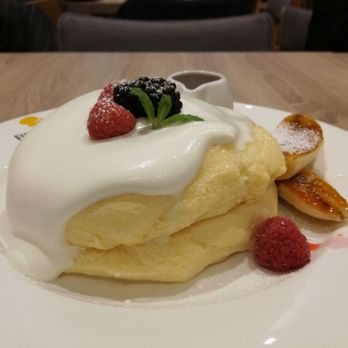 Fluffy Fluffy Dessert Cafe - Raspberry chocolate lava pancakes - Desserts Near Me - Toronto, Ontario Fluffy Fluffy Dessert Cafe - Raspberry chocolate lava pancakes - Desserts Near Me - Toronto, Ontario