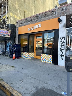 Egg Tuck by null