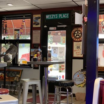 Weezy's - the inside of a restaurant - Bars Near Me - Hamel, Illinois