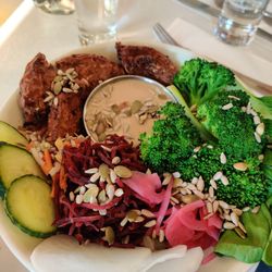 Aux Vivres - Okonomiyaki bowl