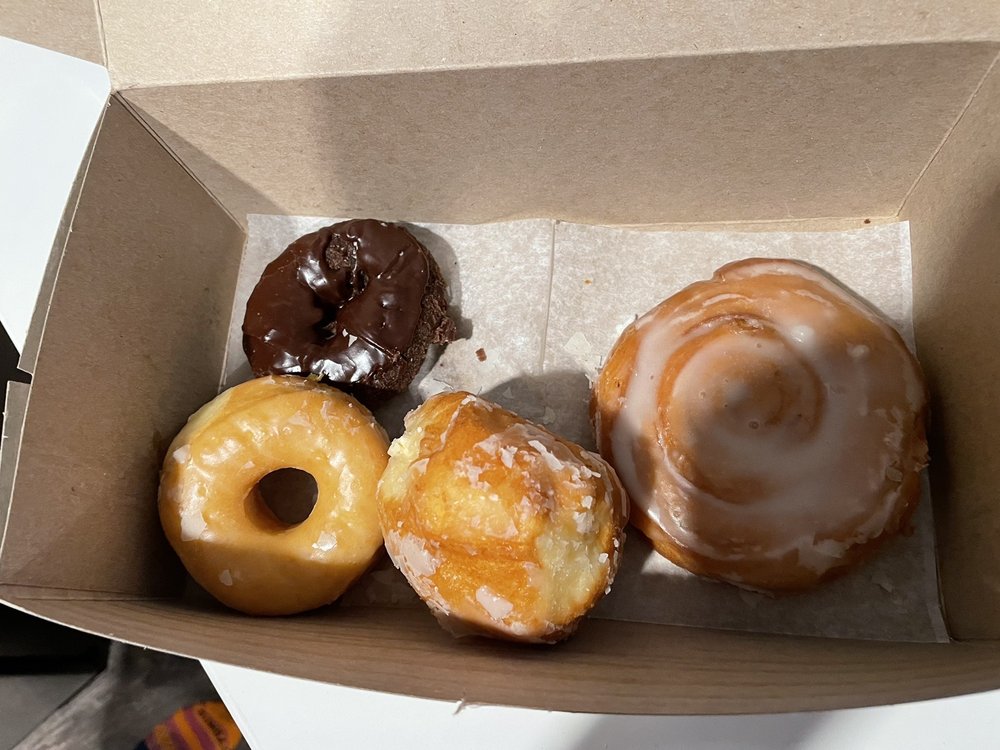 YOS DONUTS Updated May 2024 24 Photos & 54 Reviews 7170 Renner Rd