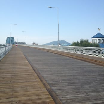Walnut Street Bridge - From north shore - Landmarks & Historical Buildings Near Me - Chattanooga, Tennessee