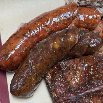 Moo's Craft Barbecue - Jalapeño Cheddar Sausage / Poblano Queso Oaxaca Sausage - Barbeque Near Me - Los Angeles, California