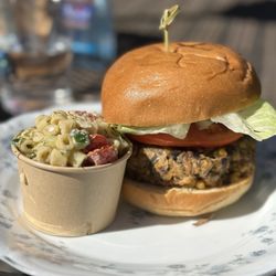 Tulip Tree Cafe - Black bean and mushroom burger with macaroni salad