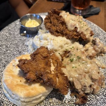 Reunion Kitchen + Drink - Chicken & Biscuits - New American Near Me - Corona, California Reunion Kitchen + Drink - Chicken & Biscuits - New American Near Me - Corona, California
